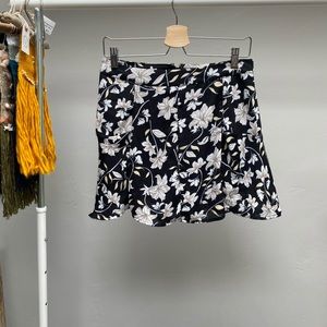 LA Hearts zip up floral skort